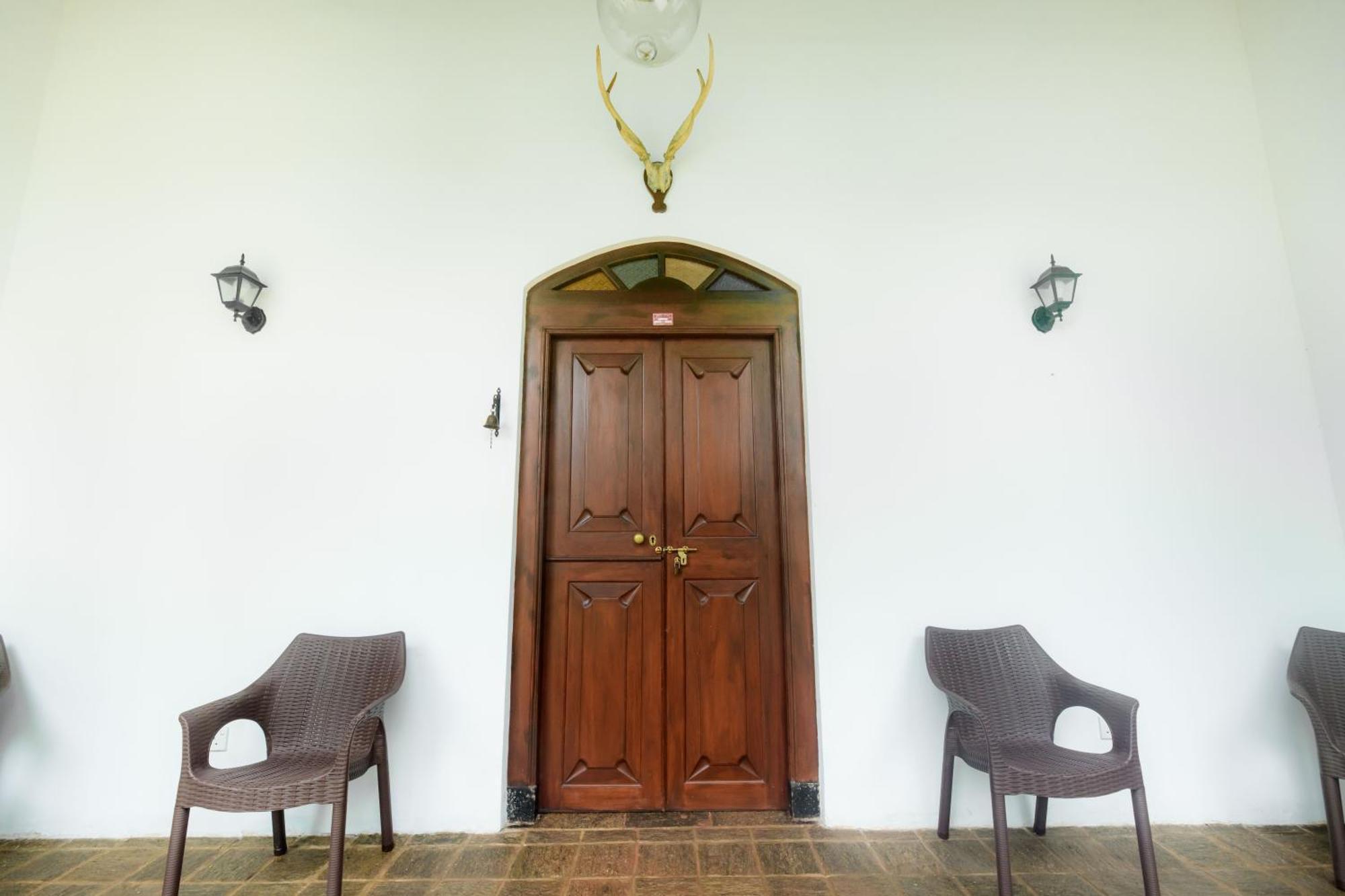 Hill House Villa - Two Bedroom Гале Екстериор снимка