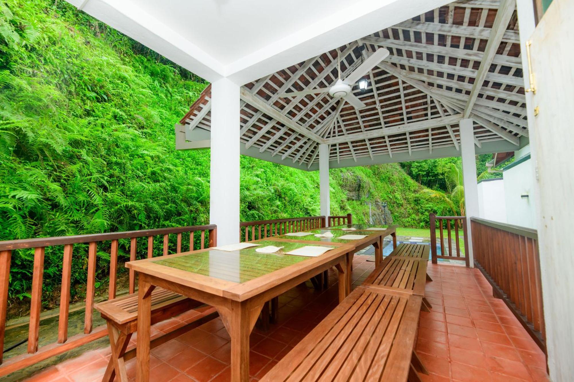 Hill House Villa - Two Bedroom Гале Екстериор снимка